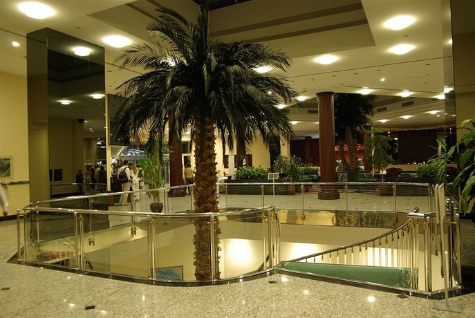 Imagen de los interiores del Hotel Grand Cevahir and Convention Center. Foto 13