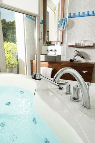 Imagen de la habitación del Hotel Grand Champs-Élysées. Foto 3