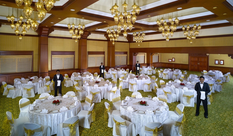 Imagen de los interiores del Hotel Grand Chennai By Grt Hotels. Foto 14
