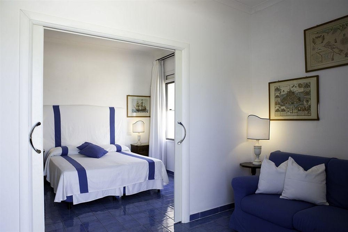 Imagen general del Hotel Grand Chiaia di Luna. Foto 4