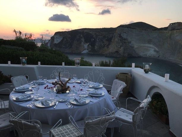 Imagen general del Hotel Grand Chiaia di Luna. Foto 7