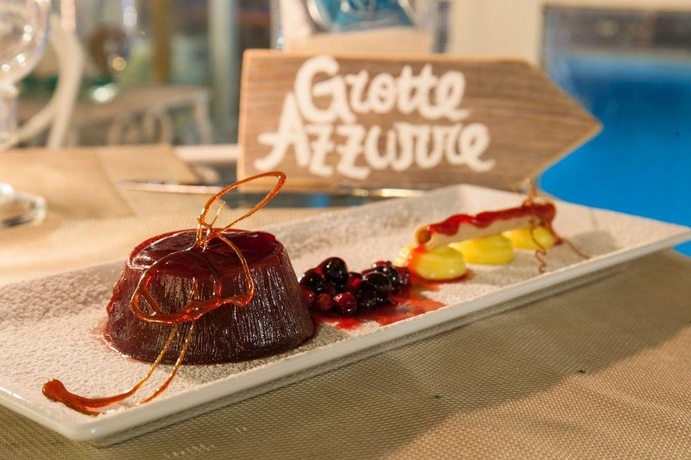 Imagen general del Hotel Grand Chiaia di Luna. Foto 12