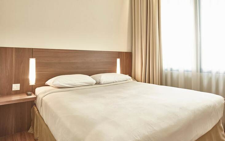 Imagen de la habitación del Hotel Grand Cikarang. Foto 21