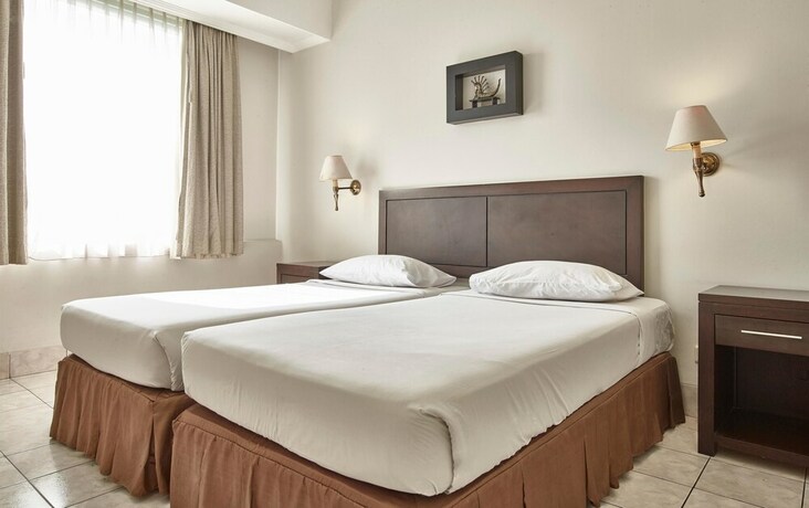 Imagen de la habitación del Hotel Grand Cikarang. Foto 26