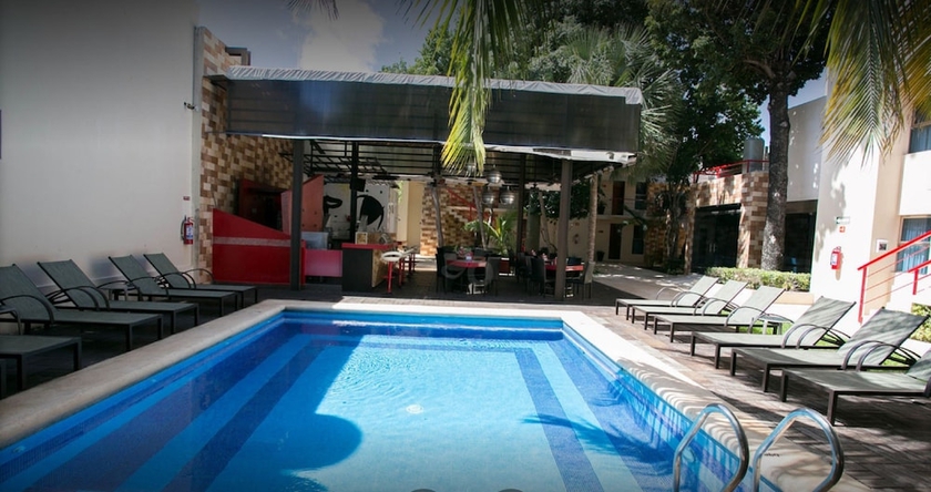 Imagen de la piscina del Hotel Grand City - Near Market 28. Foto 19