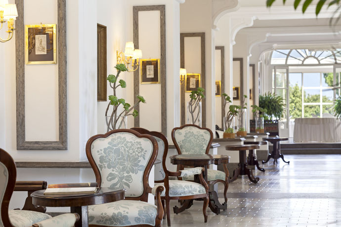 Imagen de los interiores del Hotel Grand Cocumella. Foto 12