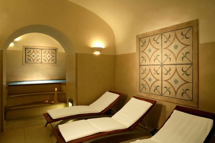 Imagen de los interiores del Hotel Grand Cocumella. Foto 13