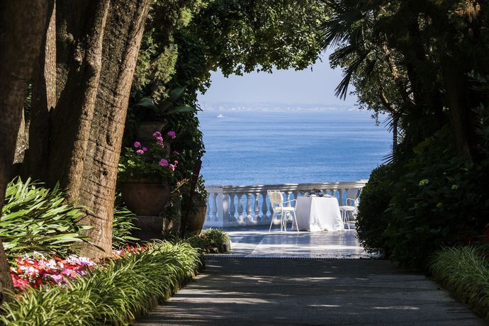 Imagen de los exteriores del Hotel Grand Cocumella. Foto 11