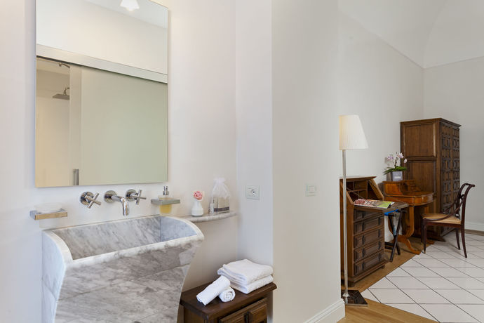 Imagen de la habitación del Hotel Grand Cocumella. Foto 8