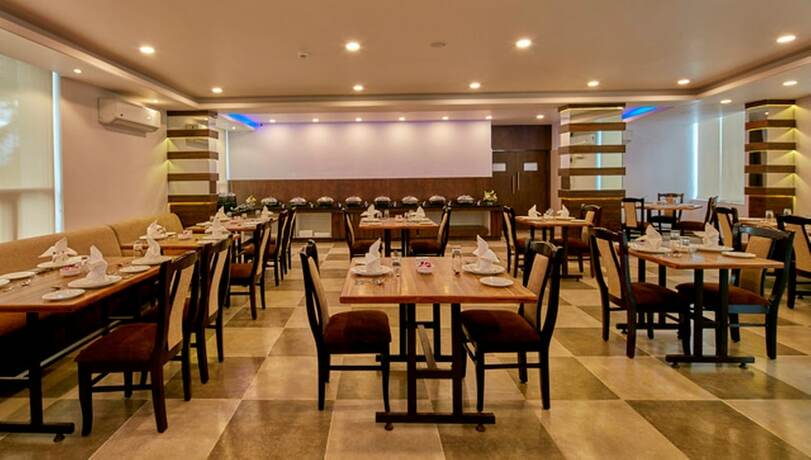 Imagen del bar/restaurante del Hotel Grand Continent - Bangalore International Airport. Foto 20