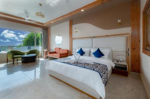 Imagen de la habitación del Hotel Grand Continent Morjim. Foto 20