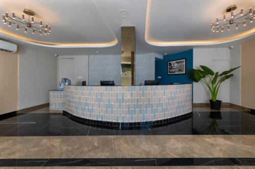 Imagen general del Hotel Grand Continent Morjim. Foto 7