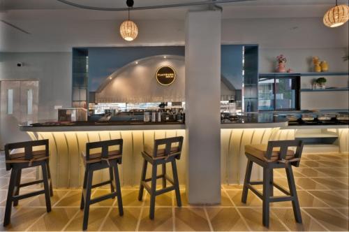 Imagen general del Hotel Grand Continent Morjim. Foto 8