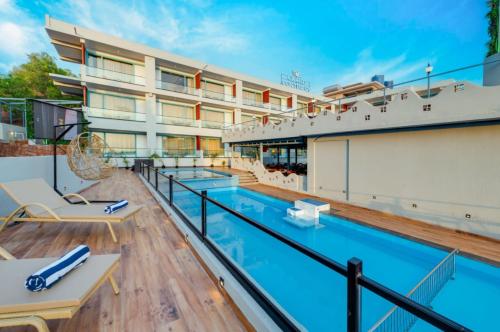 Imagen general del Hotel Grand Continent Morjim. Foto 15