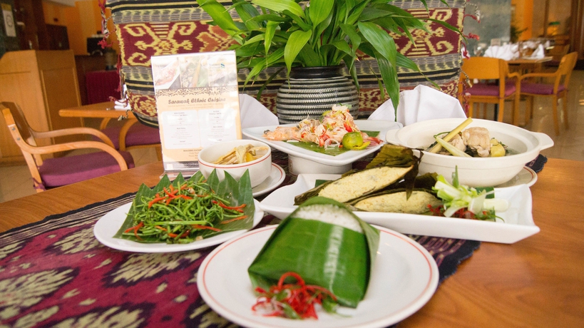 Imagen del bar/restaurante del Hotel Grand Continental Kuching. Foto 2