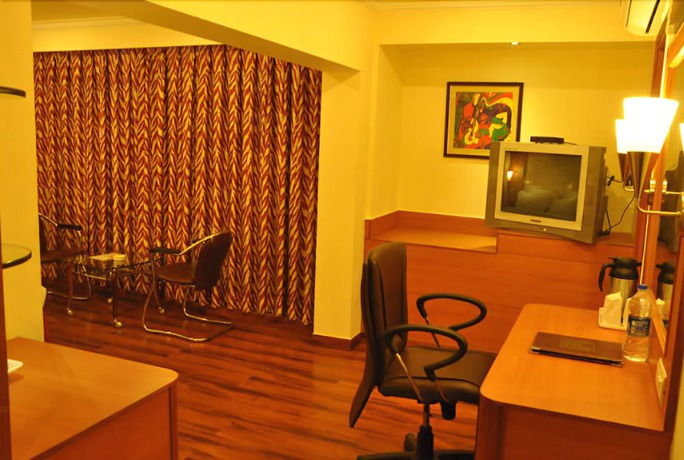 Imagen de la habitación del Hotel Grand Continental, Prayagraj. Foto 3