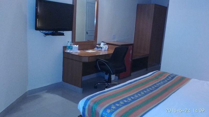 Imagen de la habitación del Hotel Grand Continental, Prayagraj. Foto 5