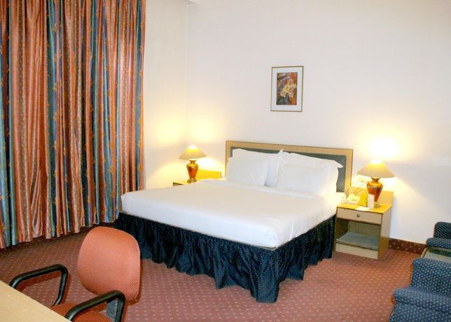Imagen de la habitación del Hotel Grand Continental, Prayagraj. Foto 6
