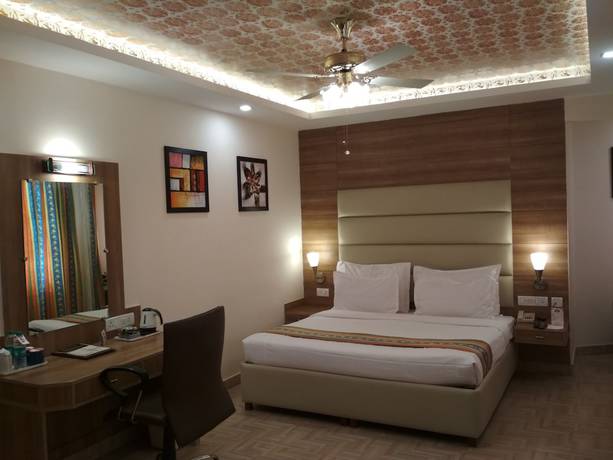 Imagen de la habitación del Hotel Grand Continental, Prayagraj. Foto 8