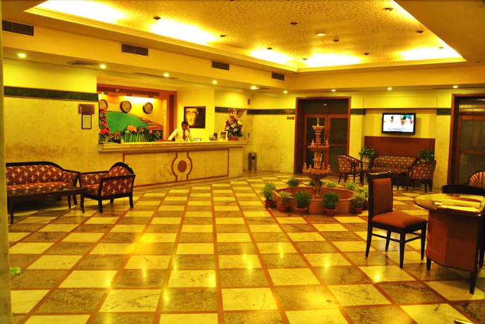 Imagen de los interiores del Hotel Grand Continental, Prayagraj. Foto 20