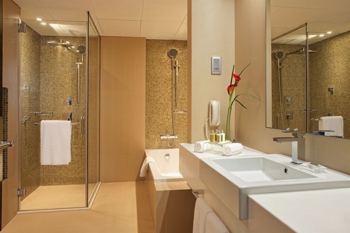 Imagen de la habitación del Hotel Grand Cosmopolitan. Foto 4