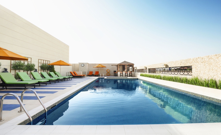 Imagen de la piscina del Hotel Grand Cosmopolitan. Foto 15