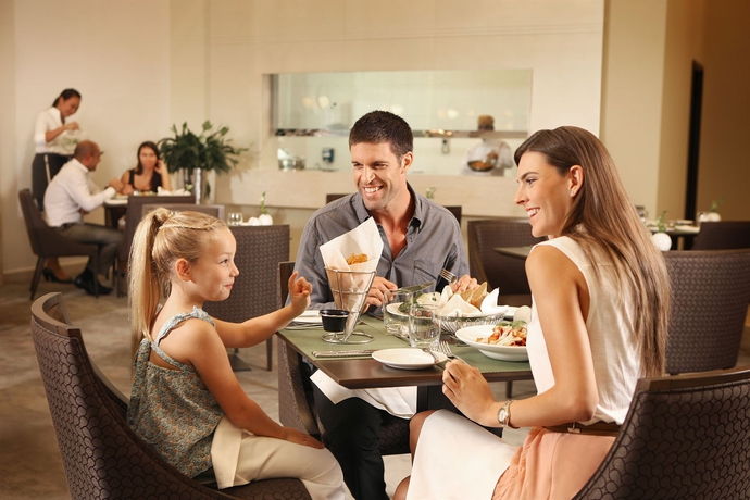 Imagen del bar/restaurante del Hotel Grand Cosmopolitan. Foto 3