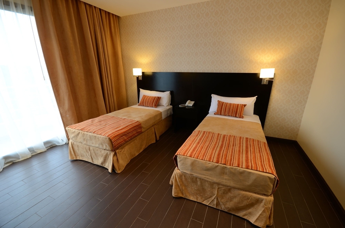 Imagen de la habitación del Hotel Grand Crucero. Foto 7