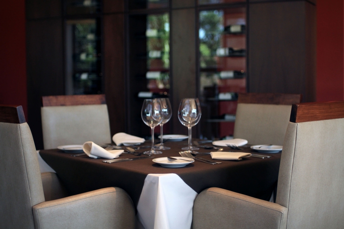 Imagen del bar/restaurante del Hotel Grand Crucero. Foto 3