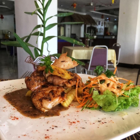 Imagen del bar/restaurante del Hotel Grand Crystal Kedah. Foto 3