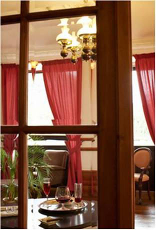 Imagen de la habitación del Hotel Grand De France. Foto 6