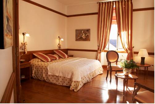 Imagen de la habitación del Hotel Grand De France. Foto 11