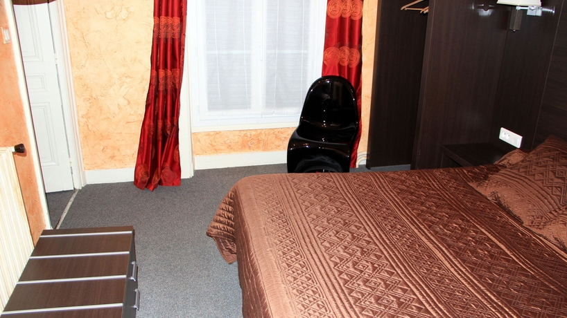 Imagen de la habitación del Hotel Grand De La Basilique. Foto 9