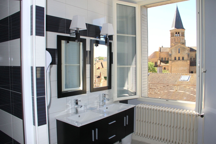 Imagen de la habitación del Hotel Grand De La Basilique. Foto 11