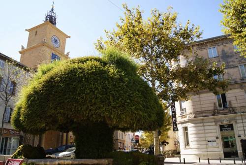 Imagen de la habitación del Hotel Grand De La Poste, Salon de Provence. Foto 2