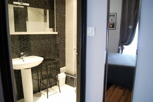 Imagen de la habitación del Hotel Grand De La Poste, Salon de Provence. Foto 4