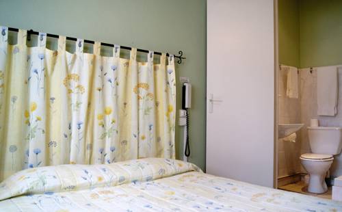 Imagen de la habitación del Hotel Grand De La Poste, Salon de Provence. Foto 8