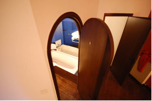 Imagen de la habitación del Hotel Grand De L'abbaye, Beaugency. Foto 6