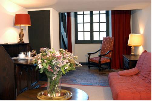 Imagen de la habitación del Hotel Grand De L'abbaye, Beaugency. Foto 7