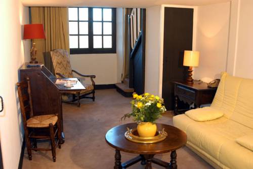 Imagen de la habitación del Hotel Grand De L'abbaye, Beaugency. Foto 8