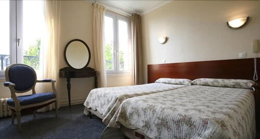 Imagen de la habitación del Hotel Grand De L'europe, Gare du Nord. Foto 11