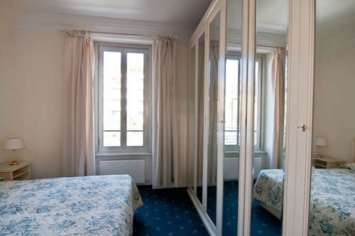Imagen de la habitación del Hotel Grand De Londres, San Remo. Foto 11