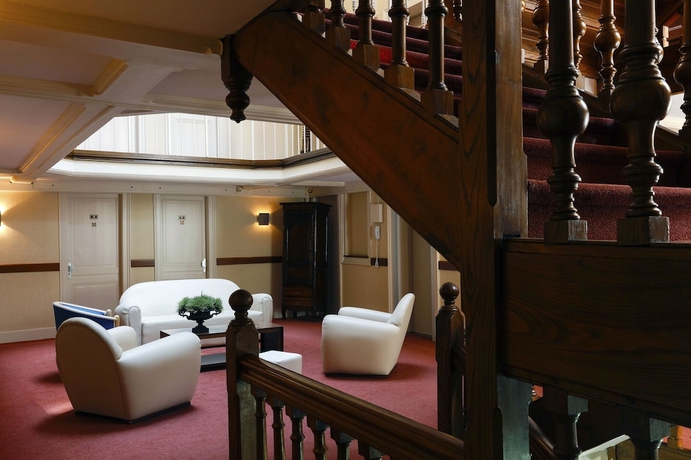 Imagen de los interiores del Hotel Grand De L'univers. Foto 18