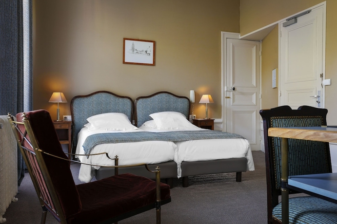 Imagen de la habitación del Hotel Grand De L'univers. Foto 14