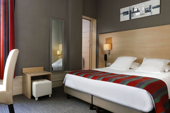 Imagen de la habitación del Hotel Grand De L'univers. Foto 16