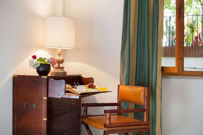 Imagen de la habitación del Hotel Grand De Rose. Foto 4