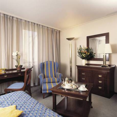 Imagen de la habitación del Hotel Grand De Solesmes. Foto 9