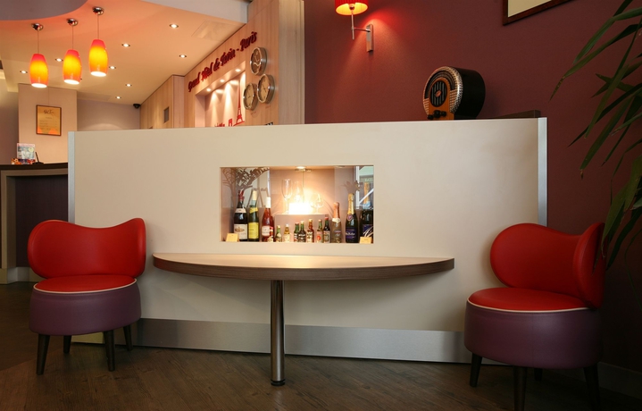 Imagen de los interiores del Hotel Grand De Turin. Foto 12