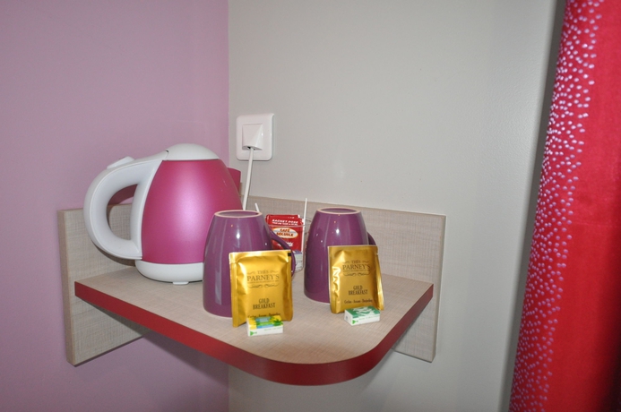 Imagen de la habitación del Hotel Grand De Turin. Foto 8