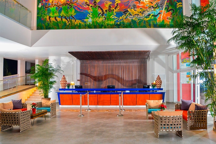 Imagen de los interiores del Hotel Grand Decameron Cornwall Beach, A Trademark All Inclusive. Foto 11